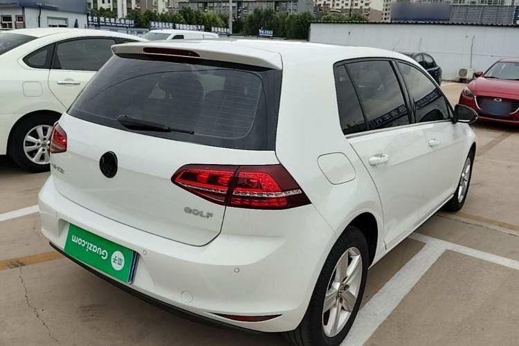 Used Volkswagen Golf 2017 1.6L Automatic Comfort Million-Vehicle Anniversary Edition Rear Right 45 Deg