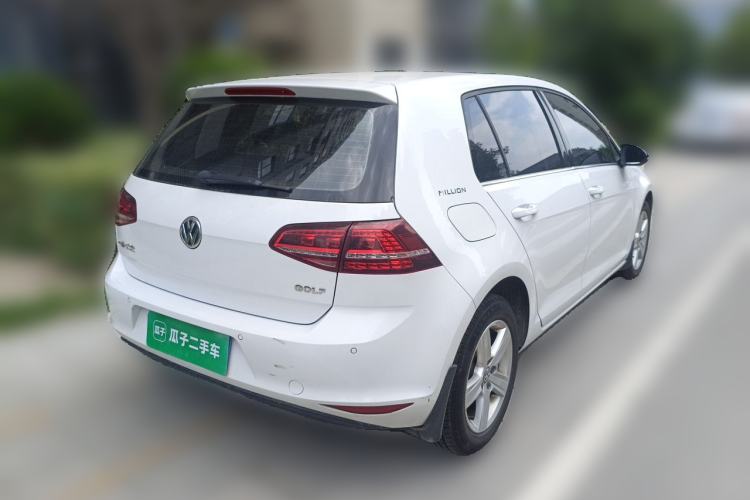 Used Volkswagen Golf 2017 1.6L Automatic Comfort Million-Vehicle Anniversary Edition Rear Right 45 Deg