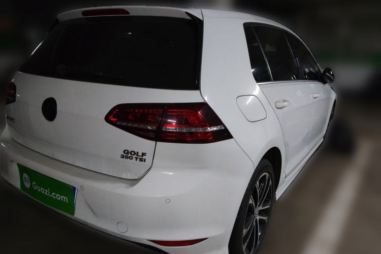 Used Volkswagen Golf 2017 280TSI Automatic R-Line Million-Vehicle Commemorative Edition Rear Right 45 Deg