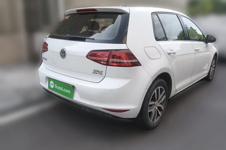 Used Volkswagen Golf 2017 230TSI Automatic Luxury Million-Vehicle Commemorative Edition Rear Right 45 Deg