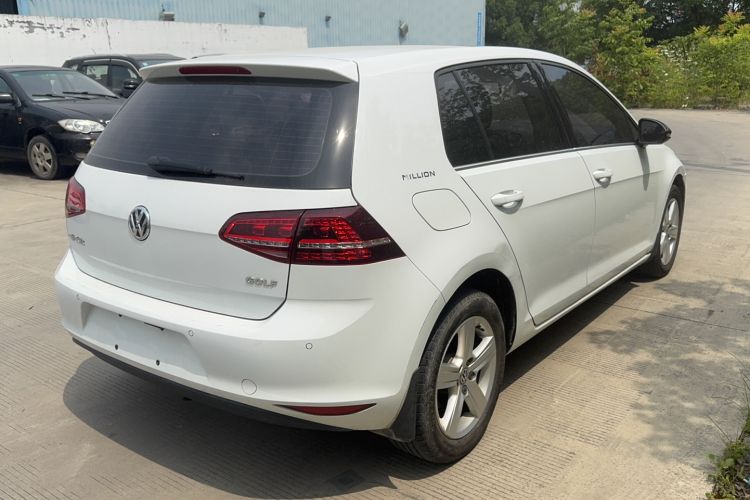 Used Volkswagen Golf 2017 1.6L Automatic Comfort Million-Vehicle Anniversary Edition Rear Right 45 Deg