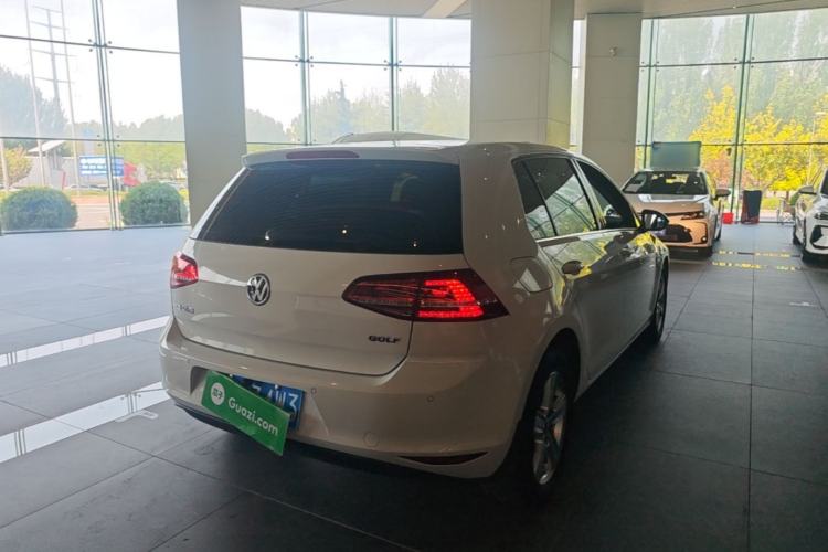 Used Volkswagen Golf 2017 1.6L Automatic Comfort Million-Vehicle Anniversary Edition Rear Right 45 Deg