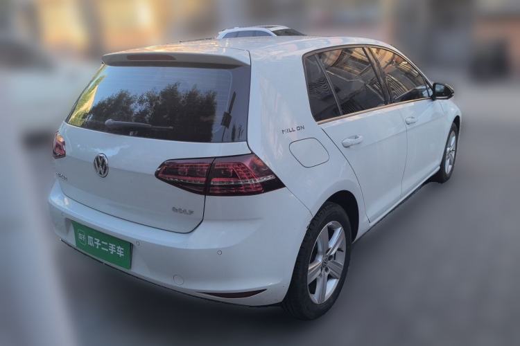 Used Volkswagen Golf 2017 1.6L Automatic Comfort Million-Vehicle Anniversary Edition Rear Right 45 Deg