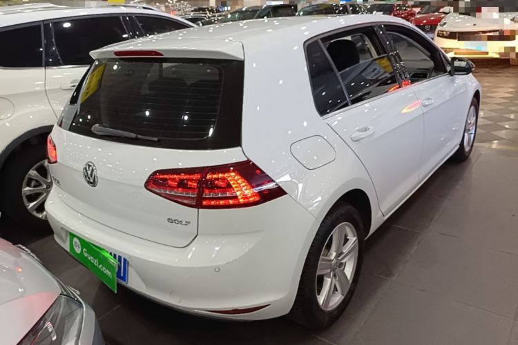 Used Volkswagen Golf 2017 1.6L Automatic Comfort Million-Vehicle Anniversary Edition Rear Right 45 Deg