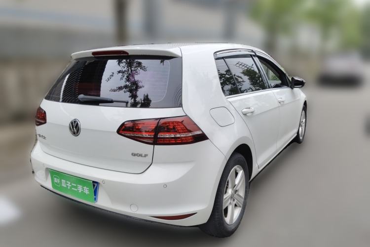 Used Volkswagen Golf 2017 1.6L Automatic Comfort Million-Vehicle Anniversary Edition Rear Right 45 Deg