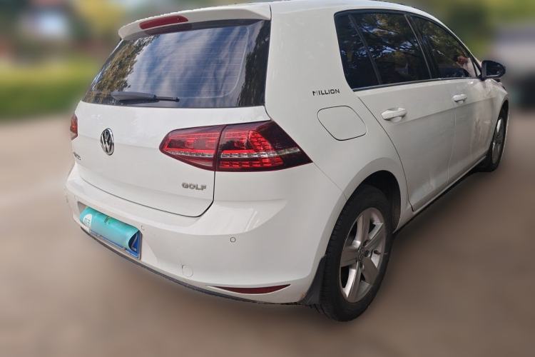 Used Volkswagen Golf 2017 1.6L Automatic Comfort Million-Vehicle Anniversary Edition Rear Right 45 Deg