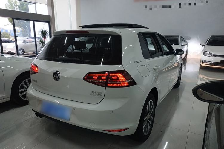 Used Volkswagen Golf 2017 230TSI Automatic Luxury Million-Vehicle Commemorative Edition Rear Right 45 Deg