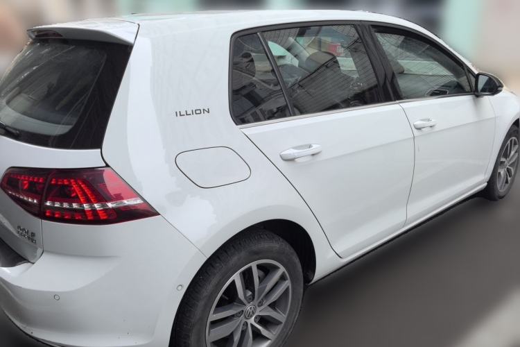 Used Volkswagen Golf 2017 230TSI Automatic Luxury Million-Vehicle Commemorative Edition Rear Right 45 Deg