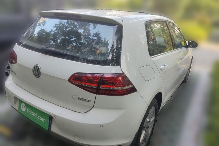 Used Volkswagen Golf 2017 1.6L Automatic Comfort Million-Vehicle Anniversary Edition Rear Right 45 Deg
