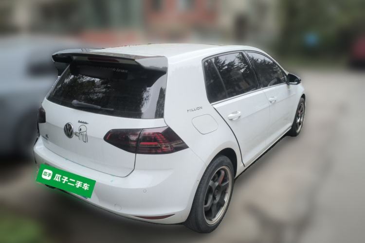 Used Volkswagen Golf 2017 230TSI Automatic Luxury Million-Vehicle Commemorative Edition Rear Right 45 Deg