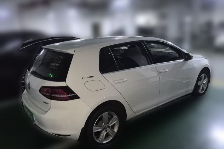 Used Volkswagen Golf 2017 1.6L Automatic Comfort Million-Vehicle Anniversary Edition Rear Right 45 Deg