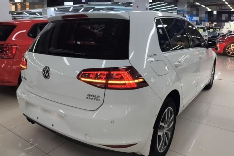 Used Volkswagen Golf 2017 230TSI Automatic Luxury Million-Vehicle Commemorative Edition Rear Right 45 Deg