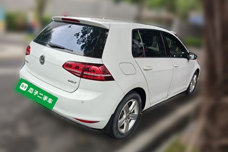 Used Volkswagen Golf 2017 1.6L Automatic Comfort Million-Vehicle Anniversary Edition Rear Right 45 Deg