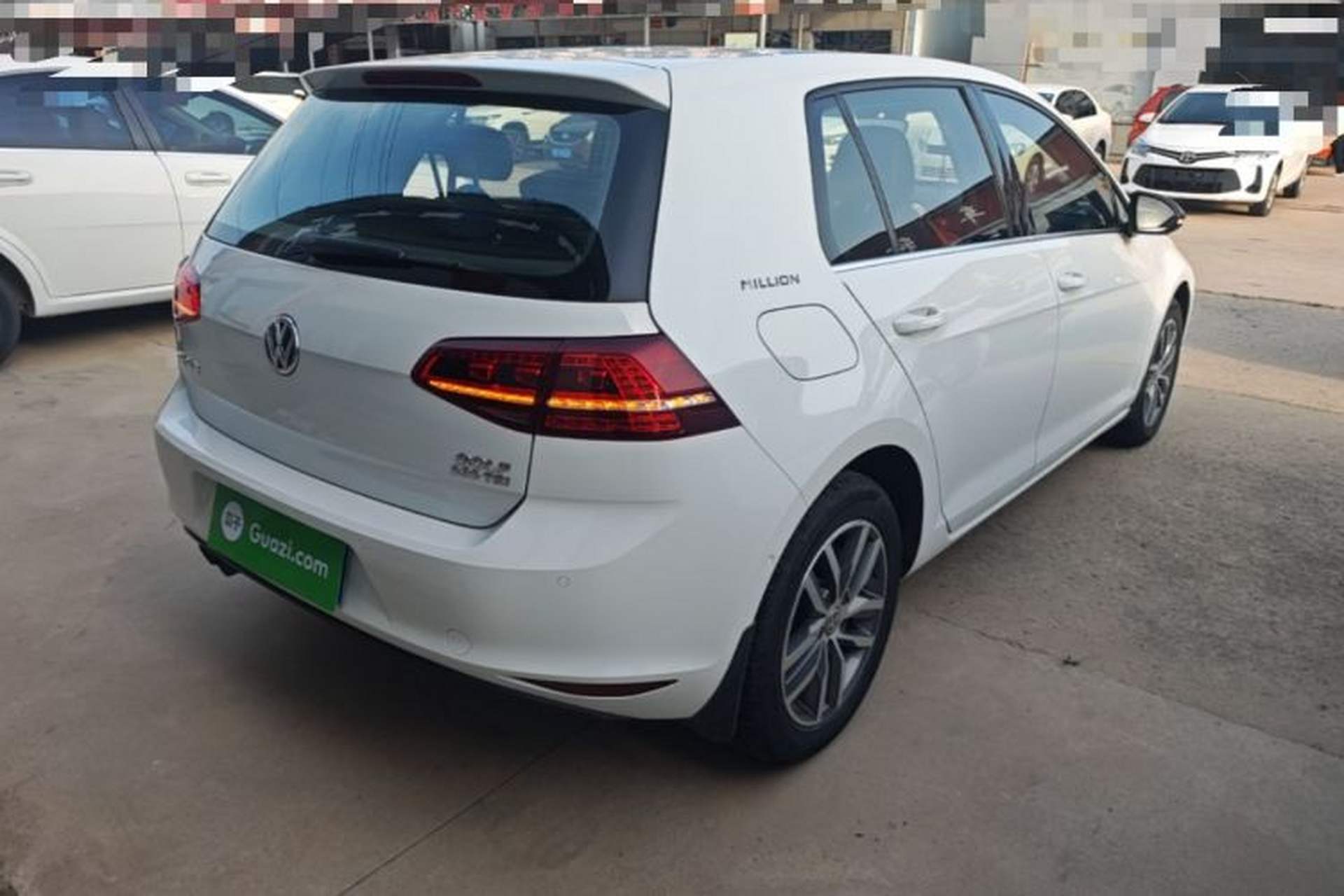 Used Volkswagen Golf 2017 230TSI Automatic Luxury Million-Vehicle Commemorative Edition Rear Right 45 Deg