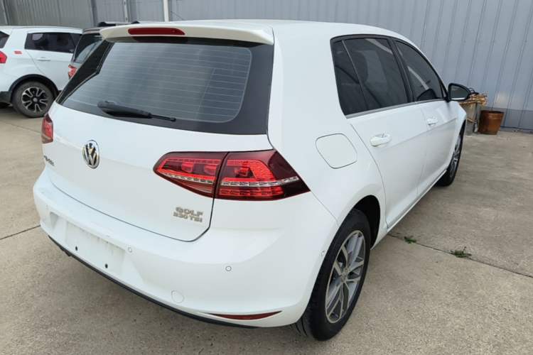 Used Volkswagen Golf 2017 230TSI Automatic Luxury Million-Vehicle Commemorative Edition Rear Right 45 Deg