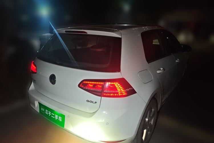 Used Volkswagen Golf 2017 1.6L Automatic Comfort Million-Vehicle Anniversary Edition Rear Right 45 Deg