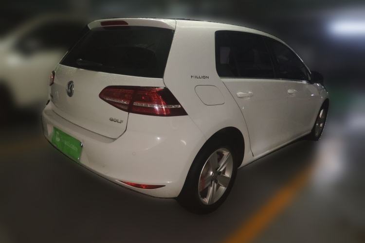Used Volkswagen Golf 2017 1.6L Automatic Comfort Million-Vehicle Anniversary Edition Rear Right 45 Deg