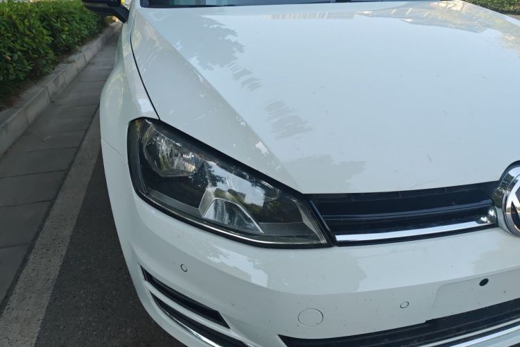 Used Volkswagen Golf 2017 1.6L Automatic Comfort Million-Vehicle Anniversary Edition Right Front Headlight
