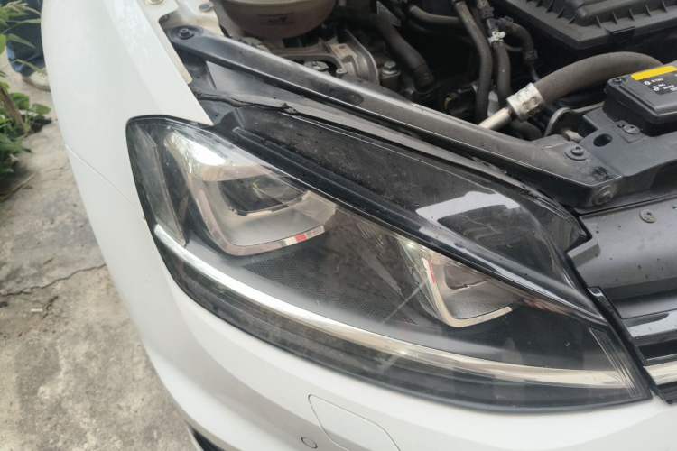 Used Volkswagen Golf 2017 230TSI Automatic Luxury Million-Vehicle Commemorative Edition Right Front Headlight