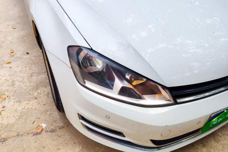 Used Volkswagen Golf 2017 1.6L Automatic Comfort Million-Vehicle Anniversary Edition Right Front Headlight