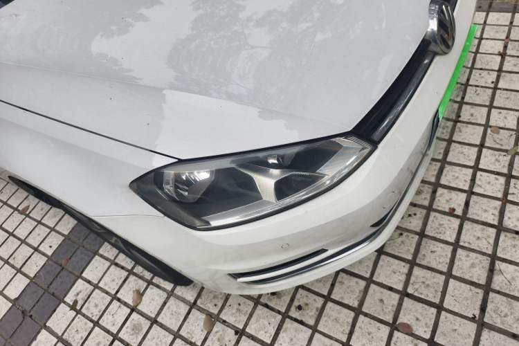 Used Volkswagen Golf 2017 230TSI Automatic Luxury Million-Vehicle Commemorative Edition Right Front Headlight