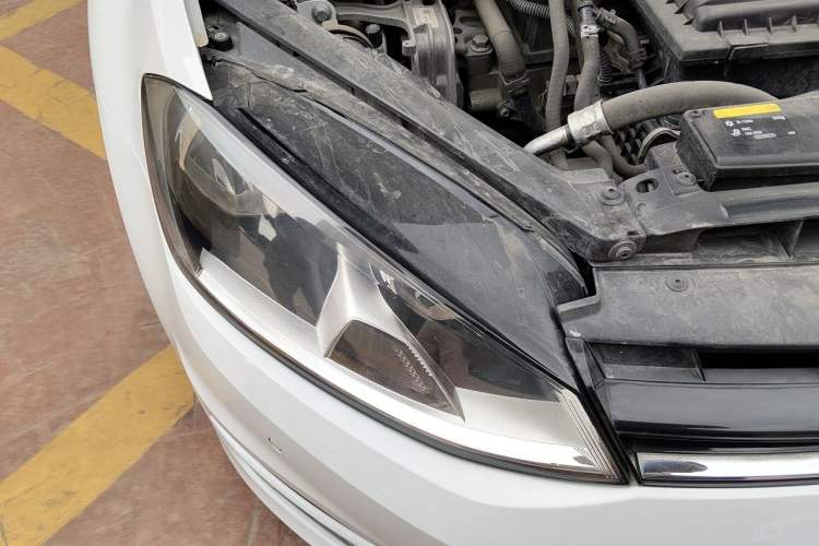 Used Volkswagen Golf 2017 230TSI Automatic Luxury Million-Vehicle Commemorative Edition Right Front Headlight