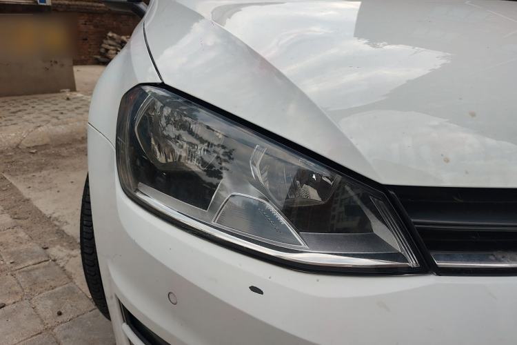 Used Volkswagen Golf 2017 1.6L Automatic Comfort Million-Vehicle Anniversary Edition Right Front Headlight