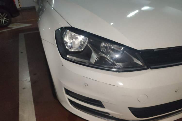 Used Volkswagen Golf 2017 1.6L Automatic Comfort Million-Vehicle Anniversary Edition Right Front Headlight
