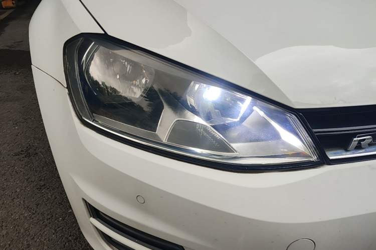 Used Volkswagen Golf 2017 230TSI Automatic Luxury Million-Vehicle Commemorative Edition Right Front Headlight