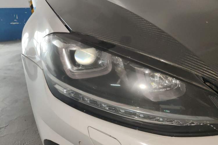Used Volkswagen Golf 2017 230TSI Automatic Luxury Million-Vehicle Commemorative Edition Right Front Headlight