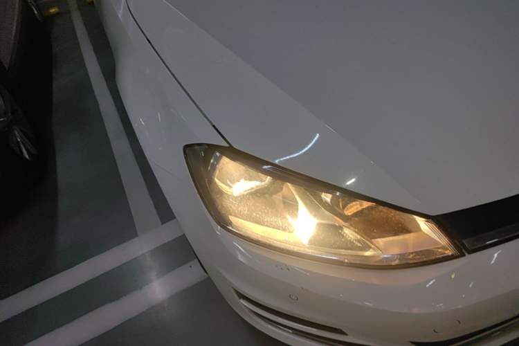 Used Volkswagen Golf 2017 230TSI Automatic Luxury Million-Vehicle Commemorative Edition Right Front Headlight