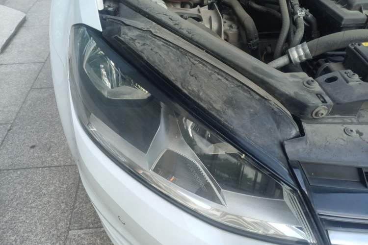 Used Volkswagen Golf 2017 230TSI Automatic Luxury Million-Vehicle Commemorative Edition Right Front Headlight