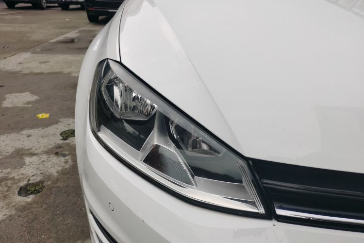 Used Volkswagen Golf 2017 230TSI Automatic Luxury Million-Vehicle Commemorative Edition Right Front Headlight