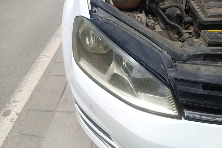 Used Volkswagen Golf 2017 1.6L Automatic Comfort Million-Vehicle Anniversary Edition Right Front Headlight