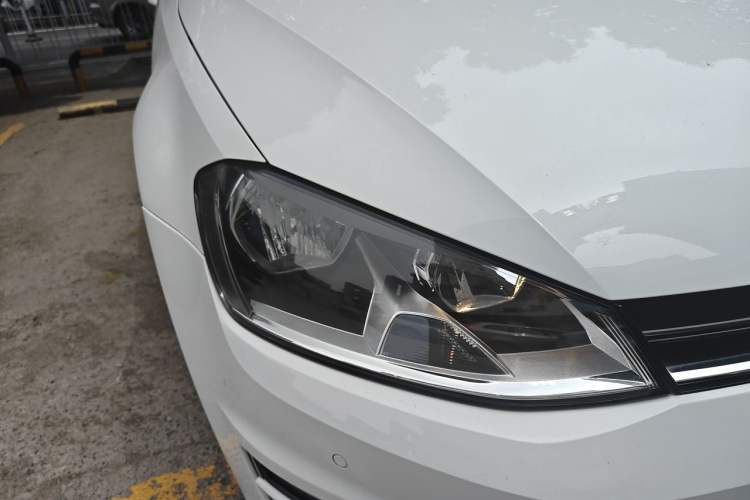 Used Volkswagen Golf 2017 230TSI Automatic Luxury Million-Vehicle Commemorative Edition Right Front Headlight