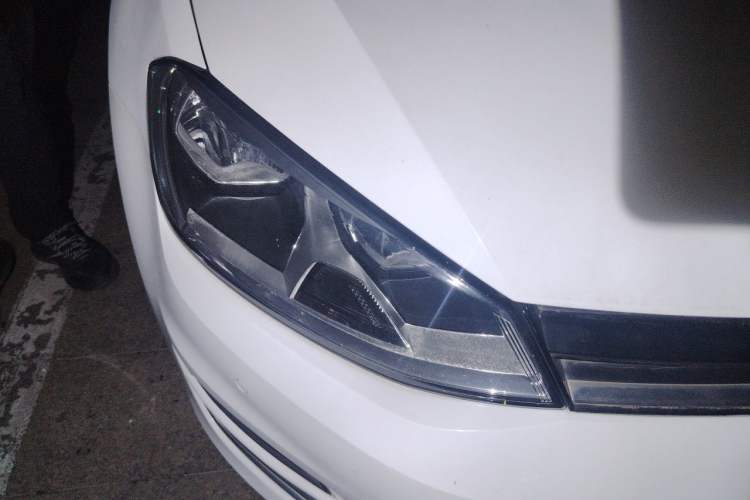 Used Volkswagen Golf 2017 230TSI Automatic Luxury Million-Vehicle Commemorative Edition Right Front Headlight
