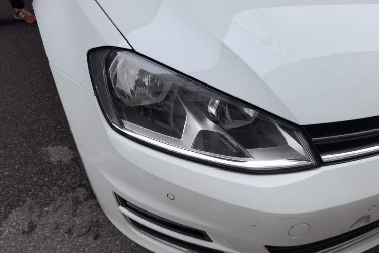 Used Volkswagen Golf 2017 230TSI Automatic Luxury Million-Vehicle Commemorative Edition Right Front Headlight