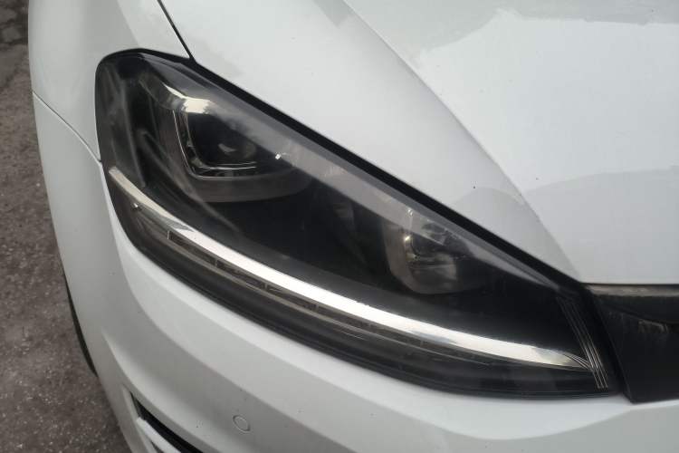Used Volkswagen Golf 2017 230TSI Automatic Luxury Million-Vehicle Commemorative Edition Right Front Headlight