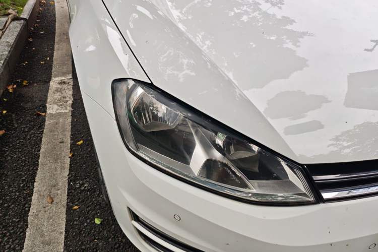 Used Volkswagen Golf 2017 1.6L Automatic Comfort Million-Vehicle Anniversary Edition Right Front Headlight
