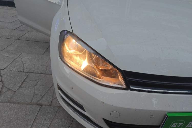Used Volkswagen Golf 2017 230TSI Automatic Luxury Million-Vehicle Commemorative Edition Right Front Headlight