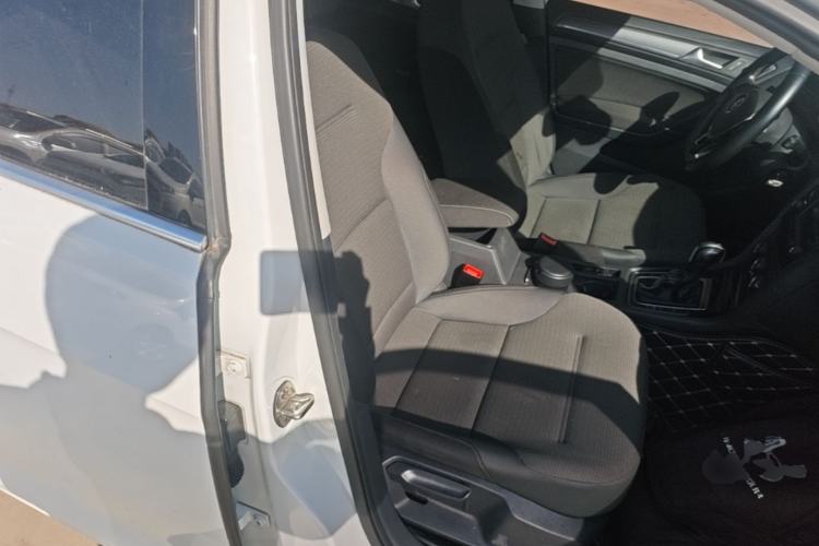Used Volkswagen Golf 2017 230TSI Automatic Comfort Edition – Celebrating Milestone of One Million Units Right Front Seat
