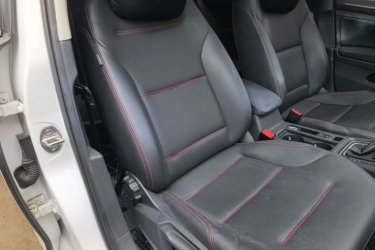Used Volkswagen Golf 2017 230TSI Automatic Comfort Edition – Celebrating Milestone of One Million Units Right Front Seat
