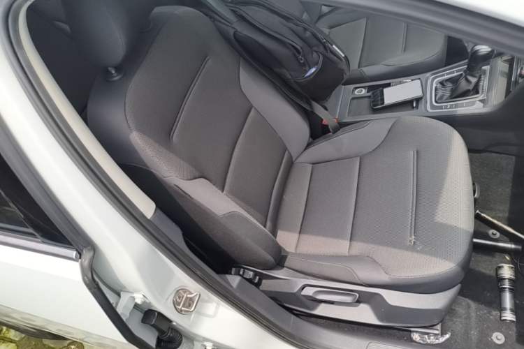 Used Volkswagen Golf 2017 230TSI Automatic Comfort Edition – Celebrating Milestone of One Million Units Right Front Seat