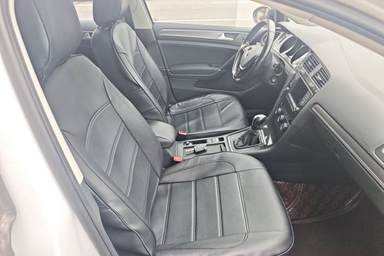 Used Volkswagen Golf 2017 230TSI Automatic Comfort Edition – Celebrating Milestone of One Million Units Right Front Seat