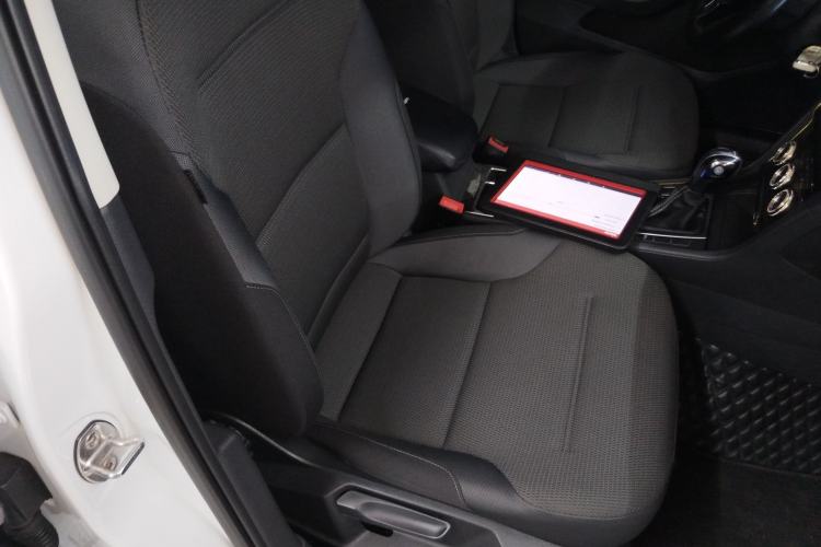 Used Volkswagen Golf 2017 230TSI Automatic Comfort Edition – Celebrating Milestone of One Million Units Right Front Seat
