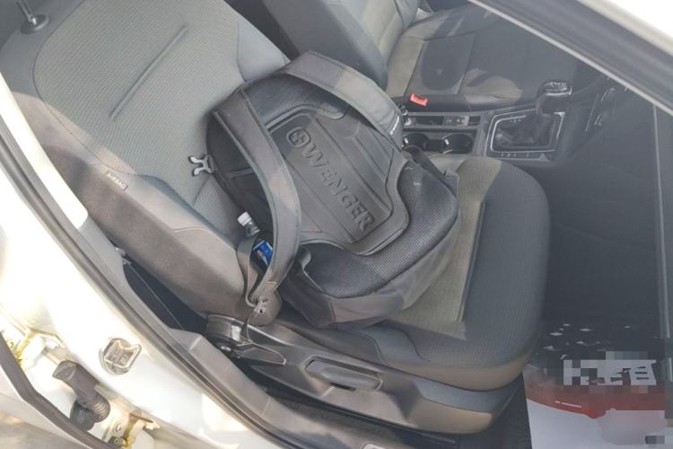 Used Volkswagen Golf 2017 1.6L Automatic Comfort Million-Vehicle Anniversary Edition Right Front Seat
