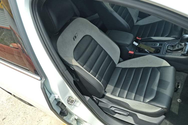 Used Volkswagen Golf 2017 280TSI Automatic R-Line Million-Vehicle Commemorative Edition Right Front Seat