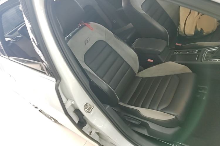 Used Volkswagen Golf 2017 280TSI Automatic R-Line Million-Vehicle Commemorative Edition Right Front Seat