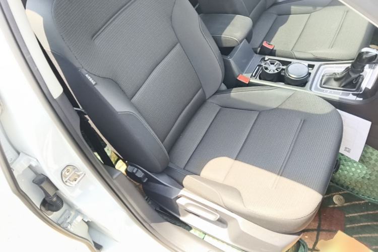 Used Volkswagen Golf 2017 230TSI Automatic Comfort Edition – Celebrating Milestone of One Million Units Right Front Seat