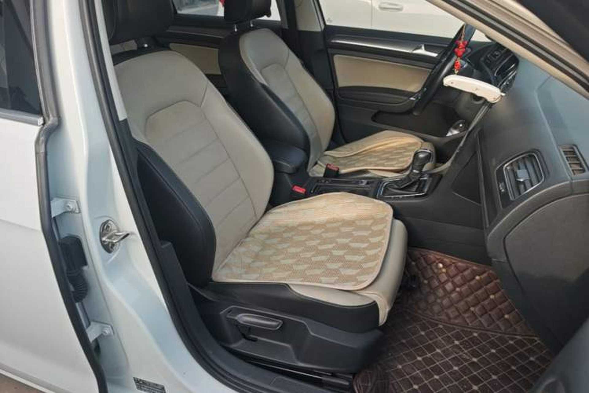 Used Volkswagen Golf 2017 230TSI Automatic Luxury Million-Vehicle Commemorative Edition Right Front Seat